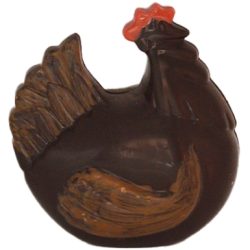 petites poules en chocolat-animaux de la ferme maison maxime-fabrication-chocolat-blanc-chocolat-noir
