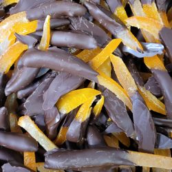 orangettes-enrobées-de-chocolat-fabrication-traditionnelle-maison-maxime
